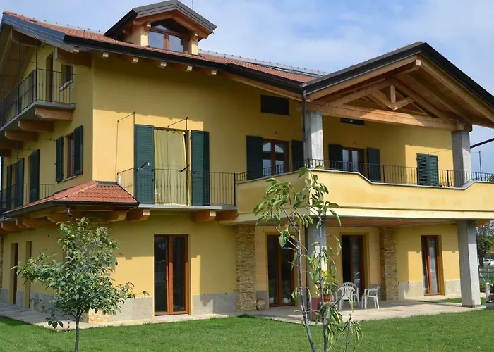 L'albero E Le Stelle Borgo San Dalmazzo